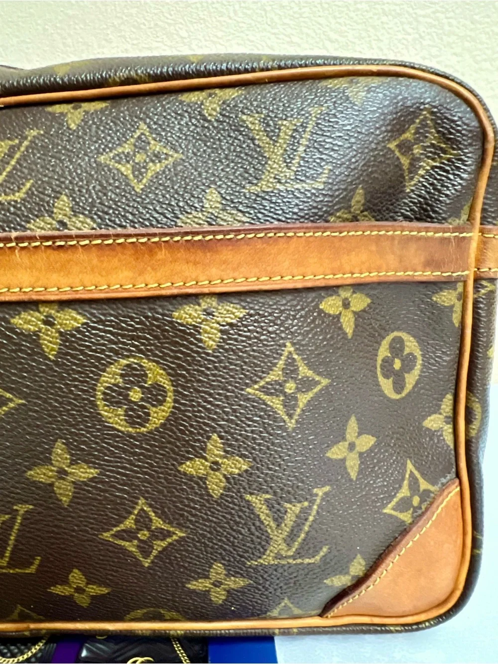 AUTH LOUIS VUITTON COMPIEGNE 28 CLUTCH - Picture 4 of 16